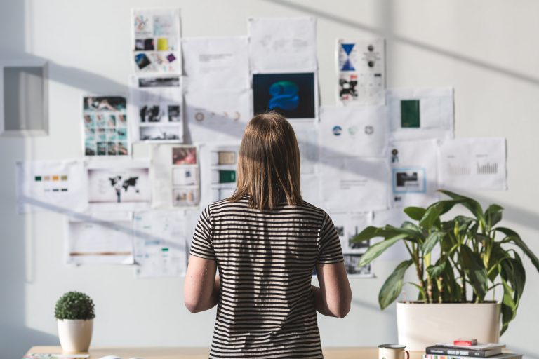 Business Plans For Artists Including How To Promote Your Business (Online)