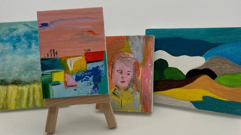 Miniacs – A community exhibition of tiny artworks