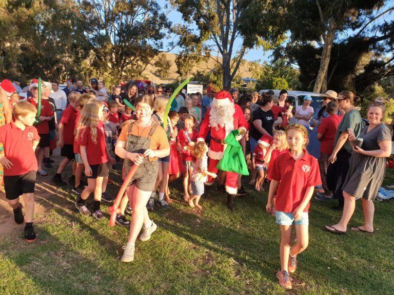 The Rotary Club of Bellbridge Lake Hume Christmas Carols